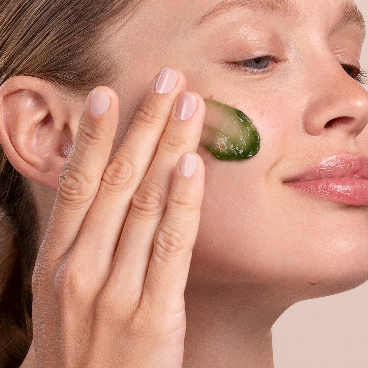 Eminence-Organics-Lime-Stimulating-Masque-model