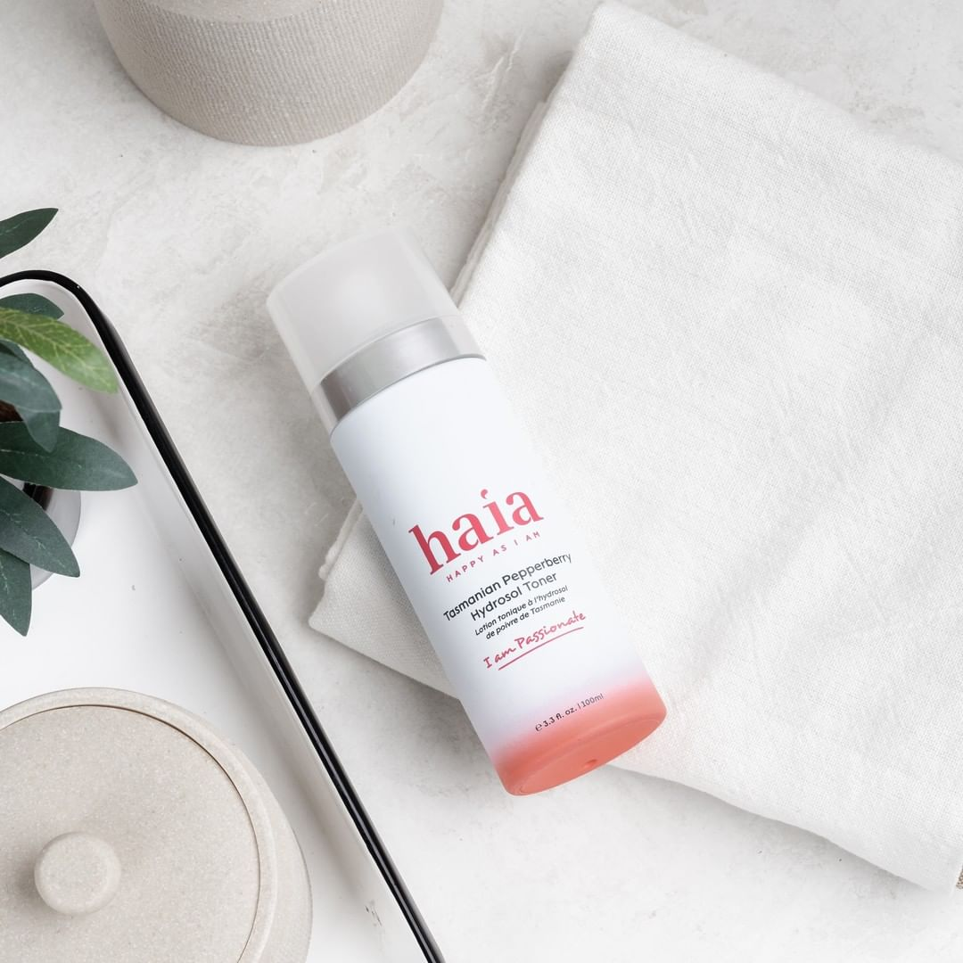 haia-I-am-Passionate-Tasmanian-Pepperberry-Hydrosol-Toner-lifestyle